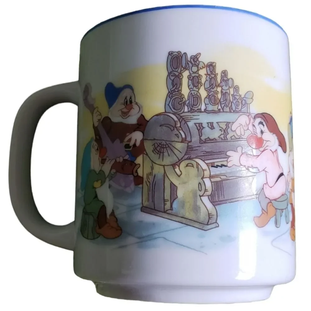 WALT•DISNEY SNOW WHITE MUG (VINTAGE)